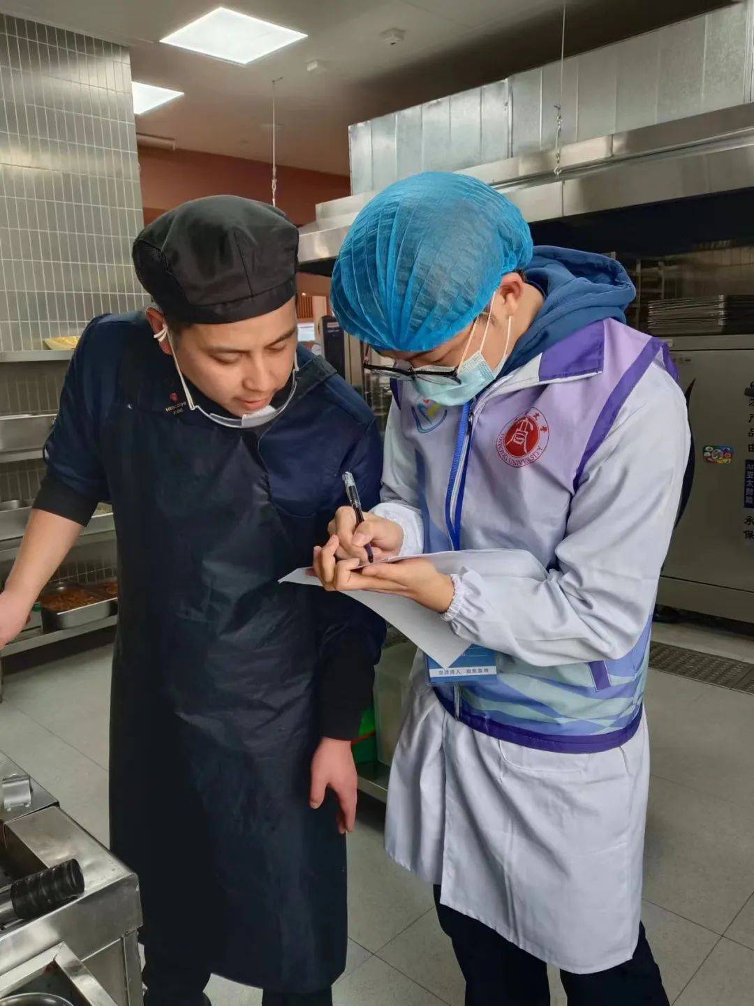 同大自律加强学校食堂检查筑牢饮食安全防线学生自律委员会走进餐厅第