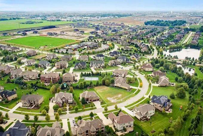 全美最宜居城市排行榜:芝加哥西郊城镇夺冠!_瑞柏市__