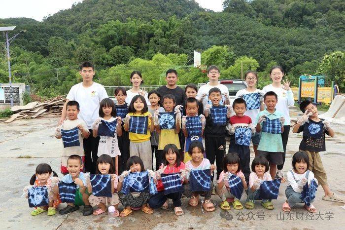 傣族自治州勐腊县磨憨镇磨龙村开展2023年"圆梦工程"志愿服务项目