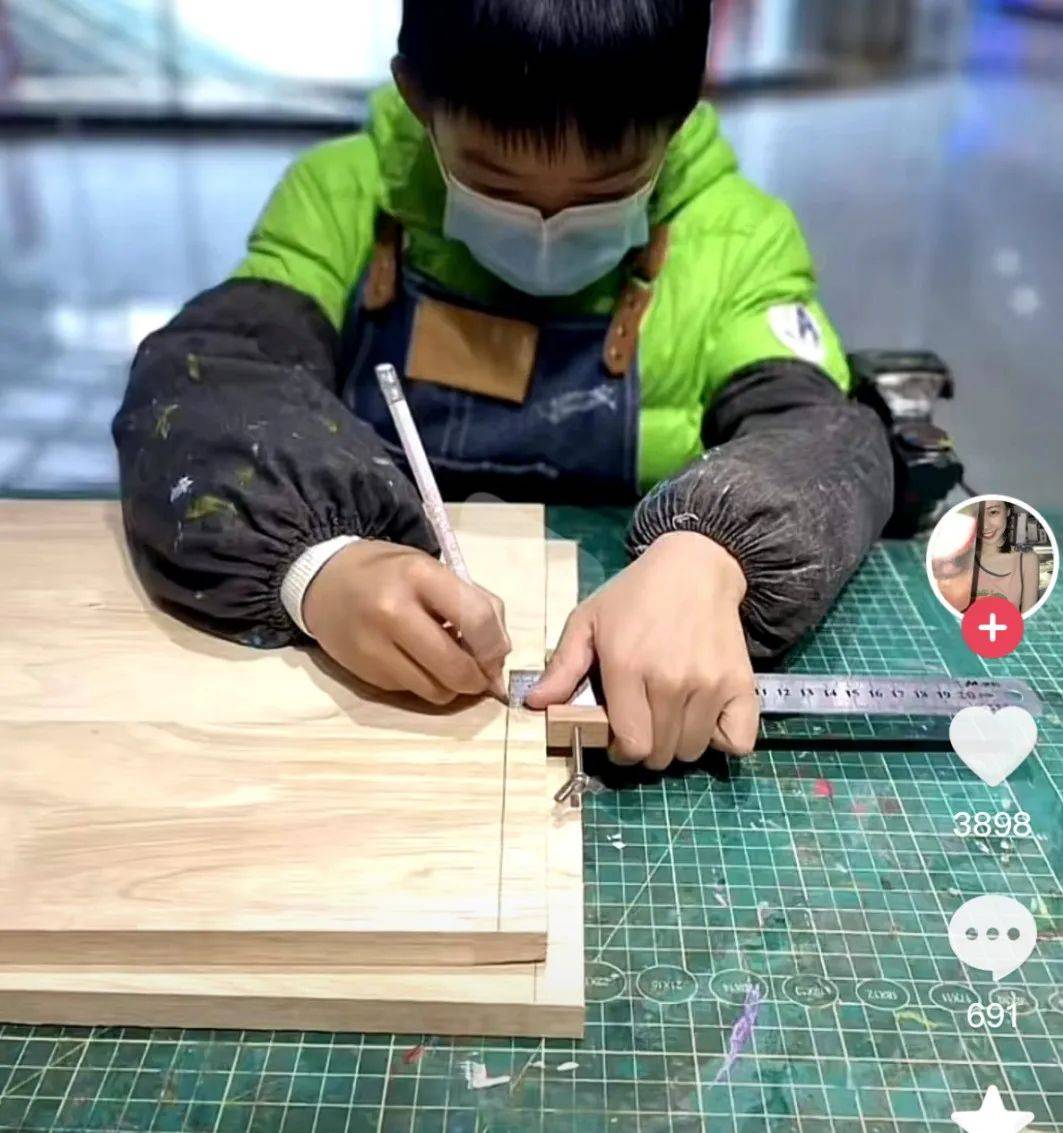 4年工龄"老木匠"!网友:上链接,想买_汪子_木头_小玩具