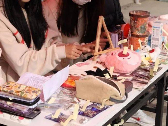 经济法学院团委第三团总支开展雷锋精神主题月团日活动