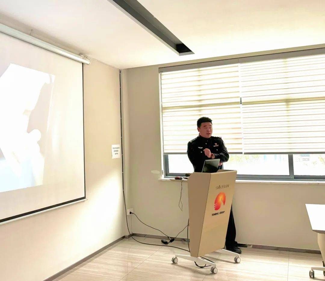 劳模工匠助企行江山劳模毛中昂进企培训交通安全知识