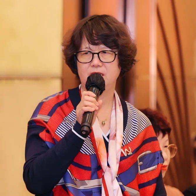 聚焦新质生产力对标香港对话青年领军学员南安女企业家追新之行