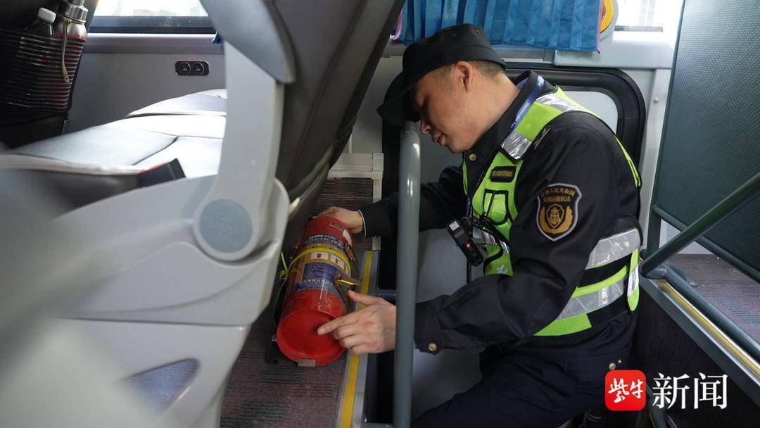 镇江交通蓝护卫2024客运包车专项执法行动启幕