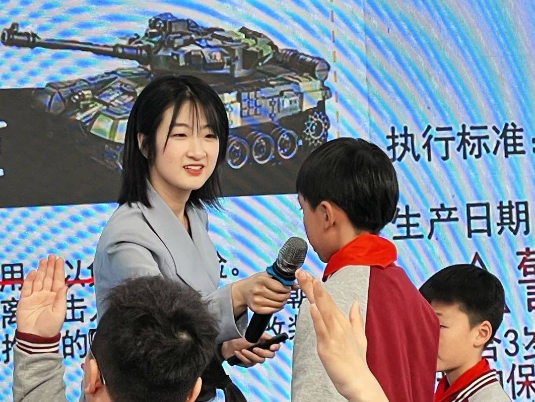 新世纪学校周晨娟老师《买东西的学问》这节课关注课程实践性特点