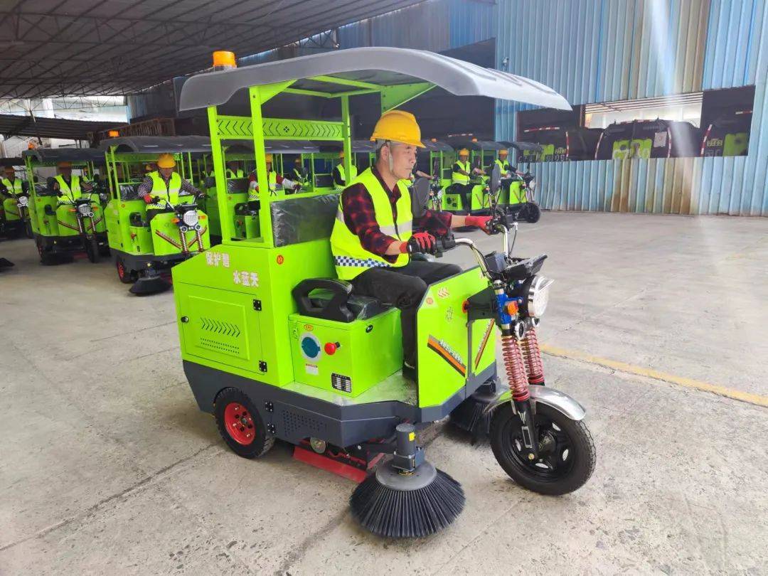 南安环卫作业新神器小扫车来了