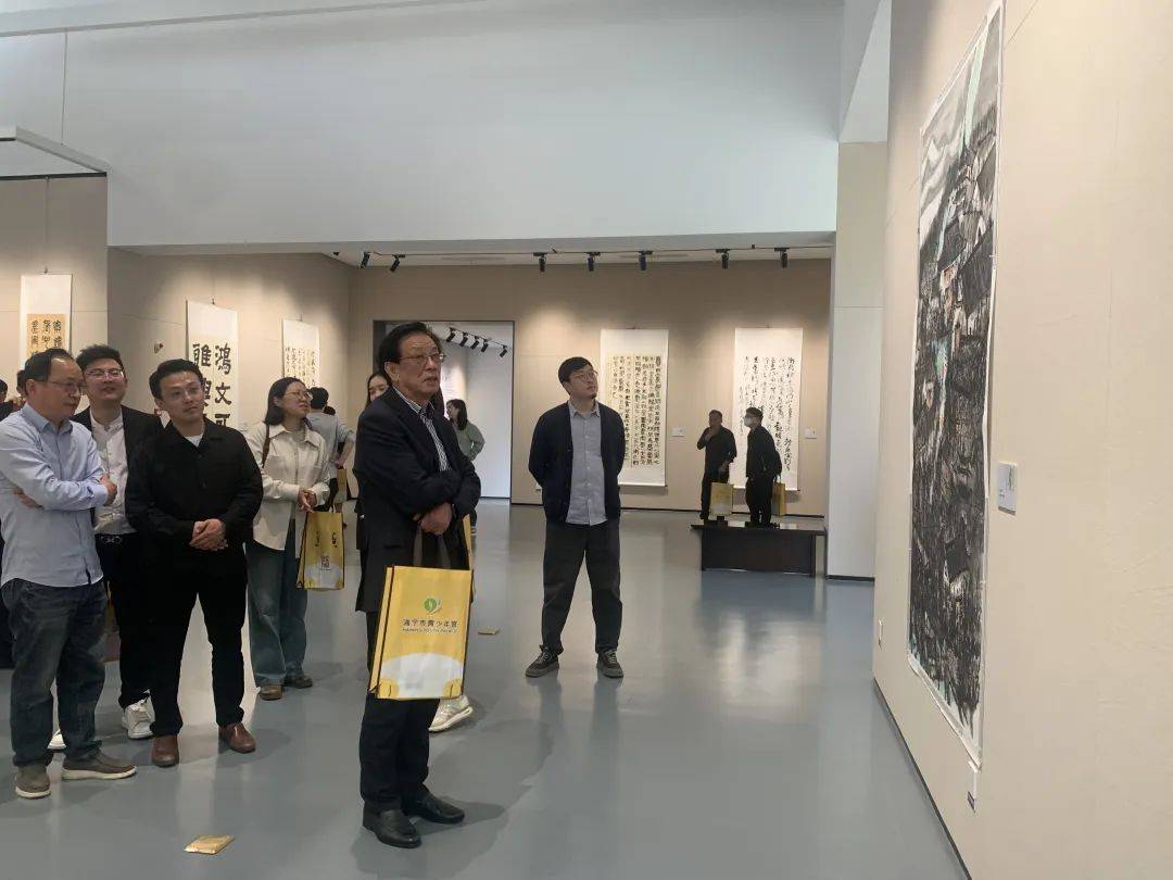 展讯海宁市青少年宫美术教师作品展在徐邦达艺术馆隆重开幕