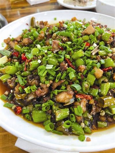 四川人吃啥子都是在吃佐料