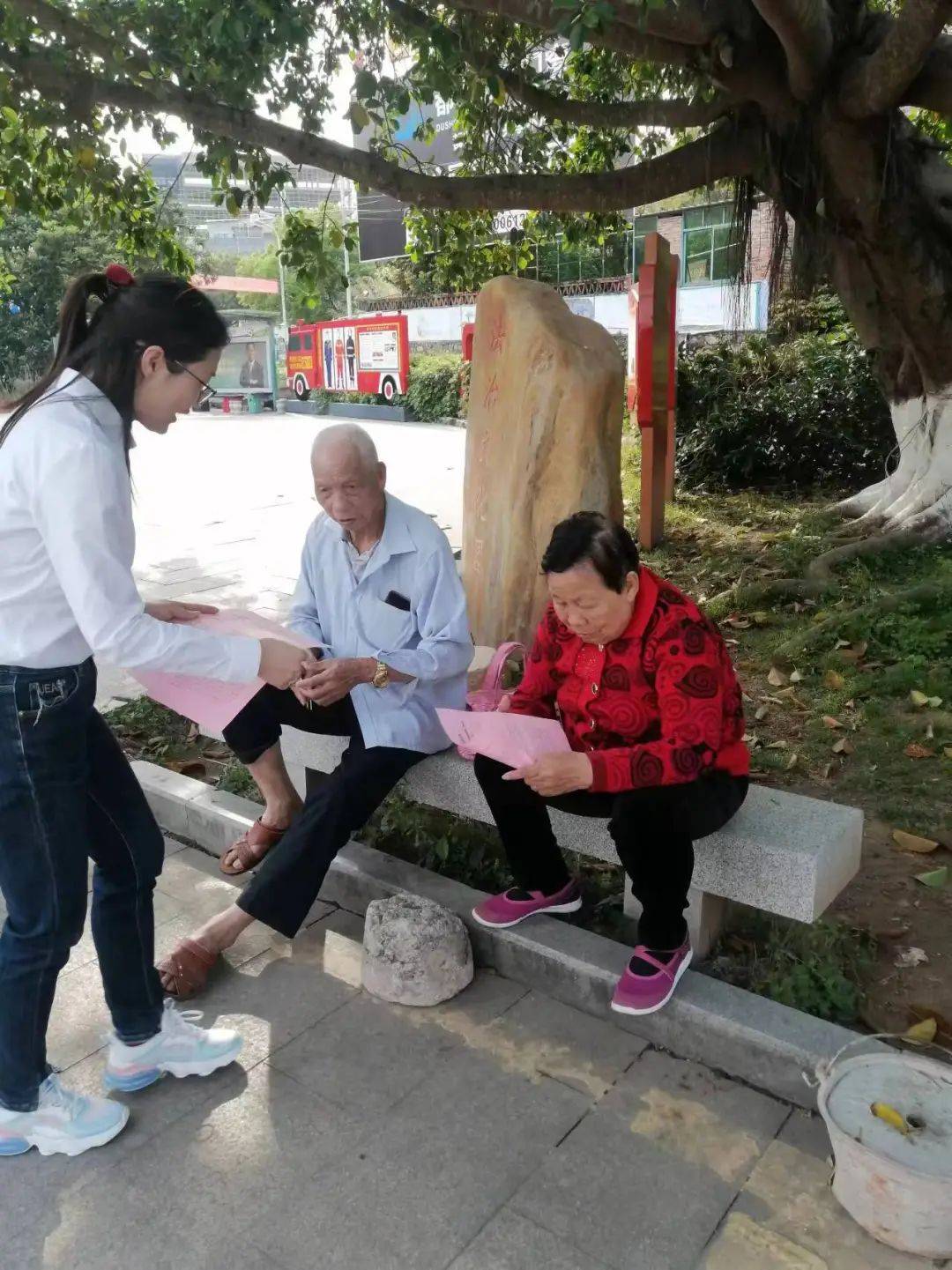 缅怀先烈忆初心砥砺奋进祭忠魂五华县高级中学开展清明节祭奠革命烈士