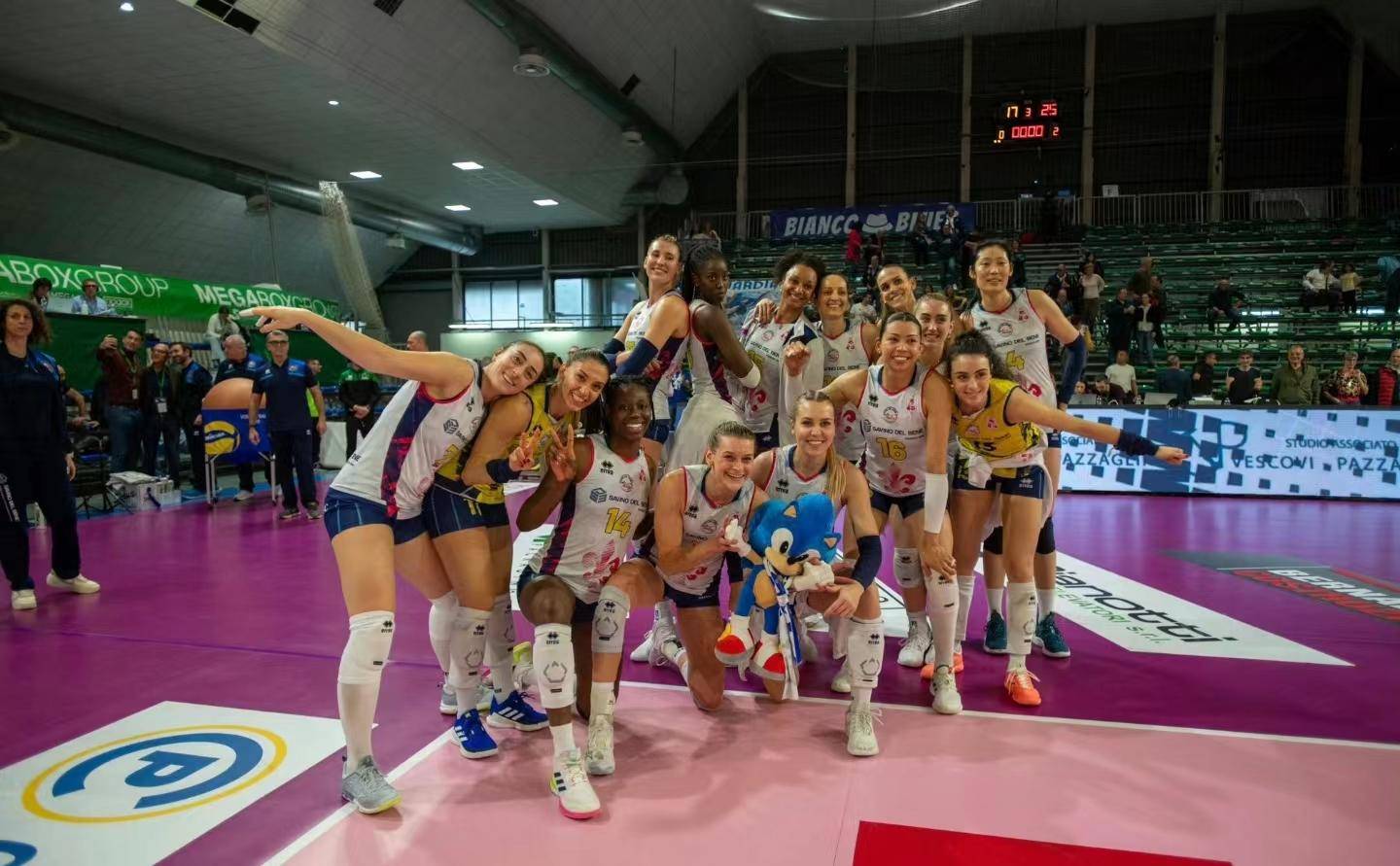 球迷梦回2016里约决赛那一记重扣_比赛_中国女排_坎迪奇