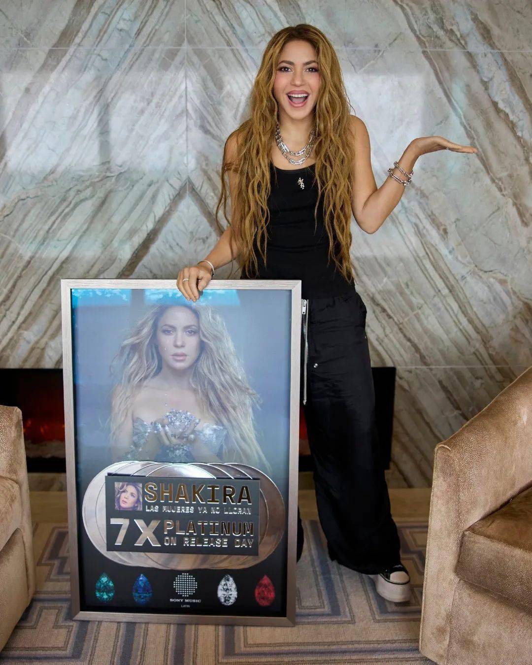 皮克_夏奇拉_李惠利