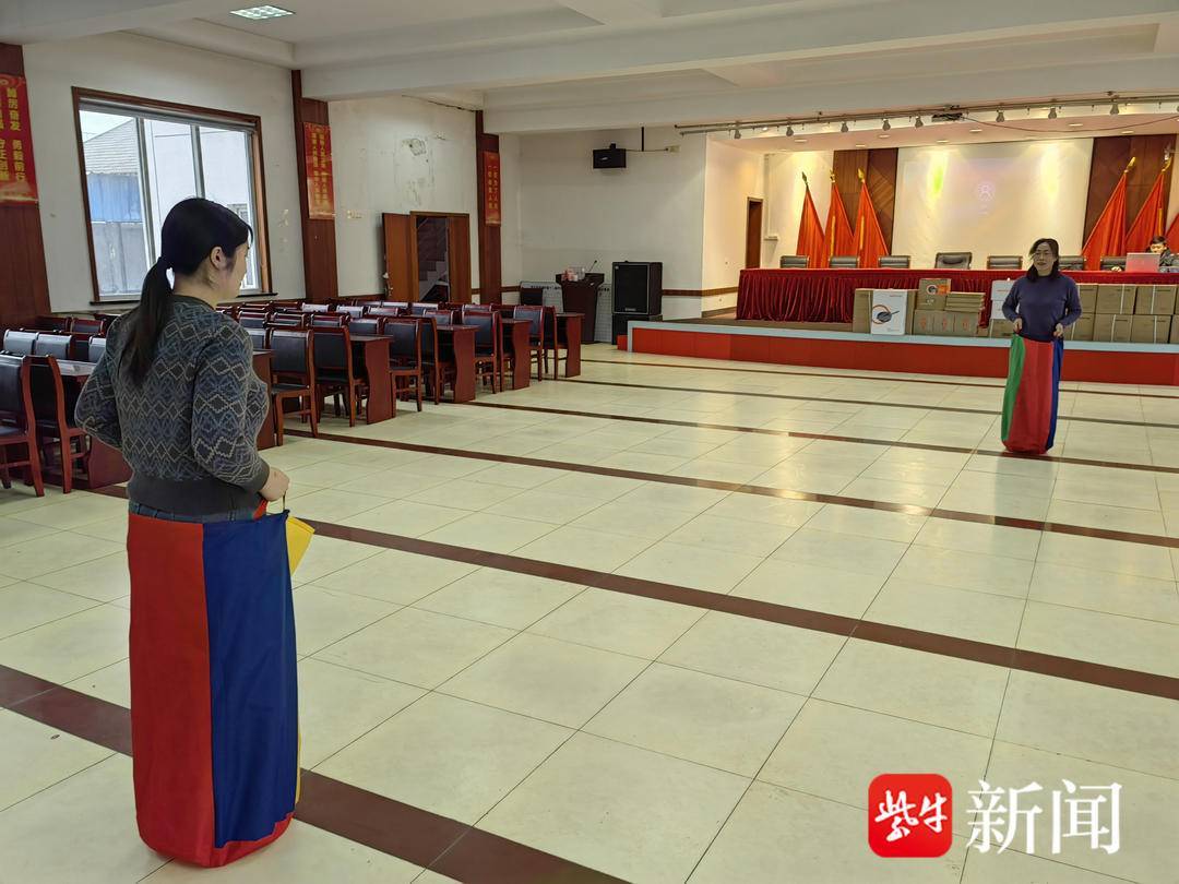 凝聚女性力量苏州市乡城区望亭镇迎湖村开展妇女趣味运动会