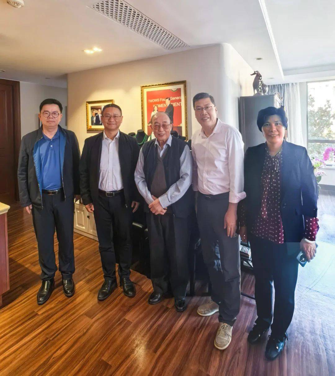 廖明校长率队赴上海拜会校董校友