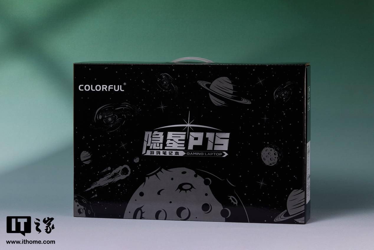七彩虹隐星p152024游戏本图赏换肤颜值大涨黑白撞色是经典