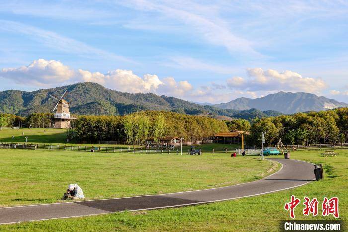 走进江西芦溪仙凤三宝园 花海草原绿树成荫春光美_刘力鑫_游人_观光