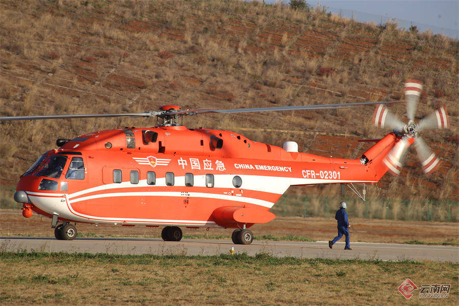 高清组图昆明航空救援支队开展大场次飞行训练备战春防