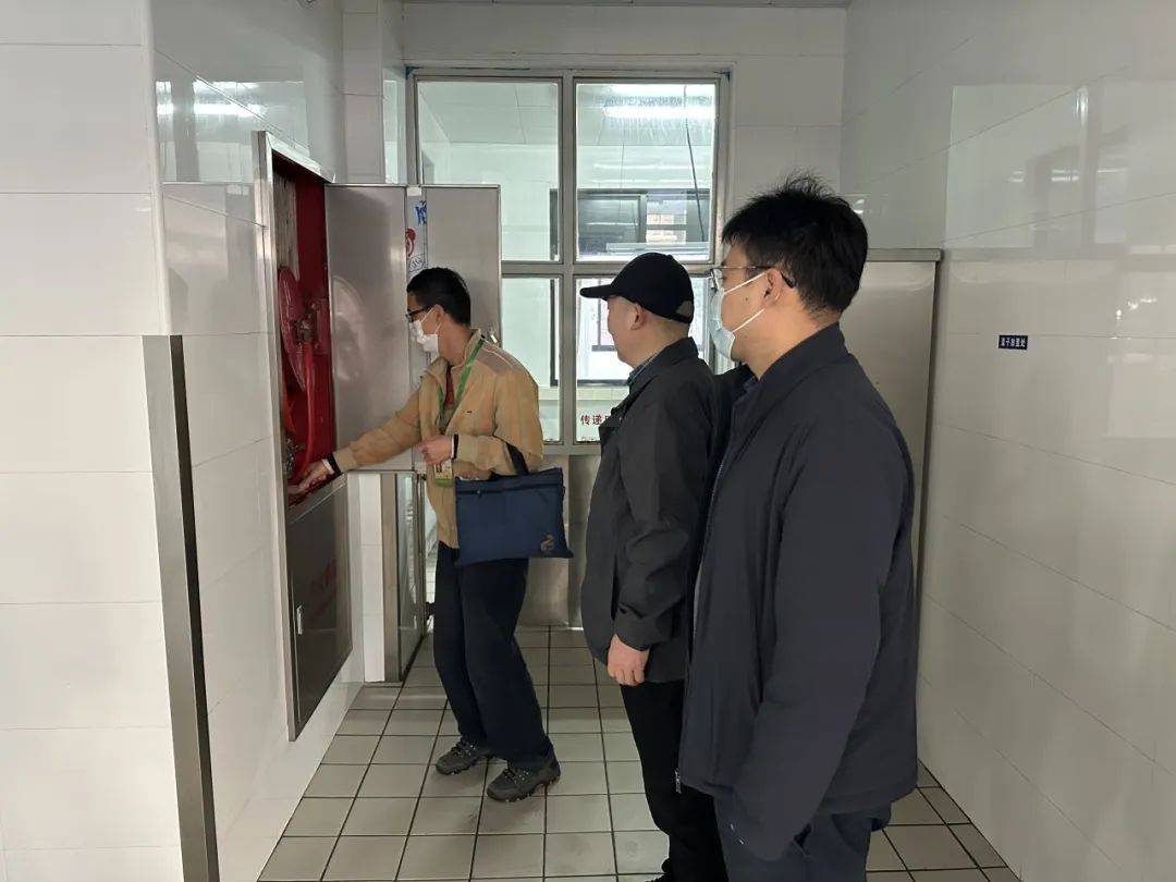 至诚校园新闻奉二头桥联合中学接受2023学年第二学期学校工作计划挂牌