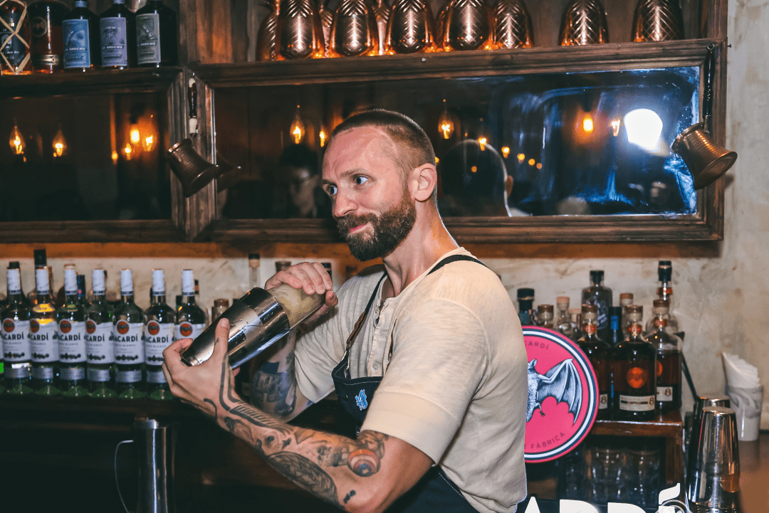 调酒师的日常修炼,都在这五步_客人_酒吧_steve