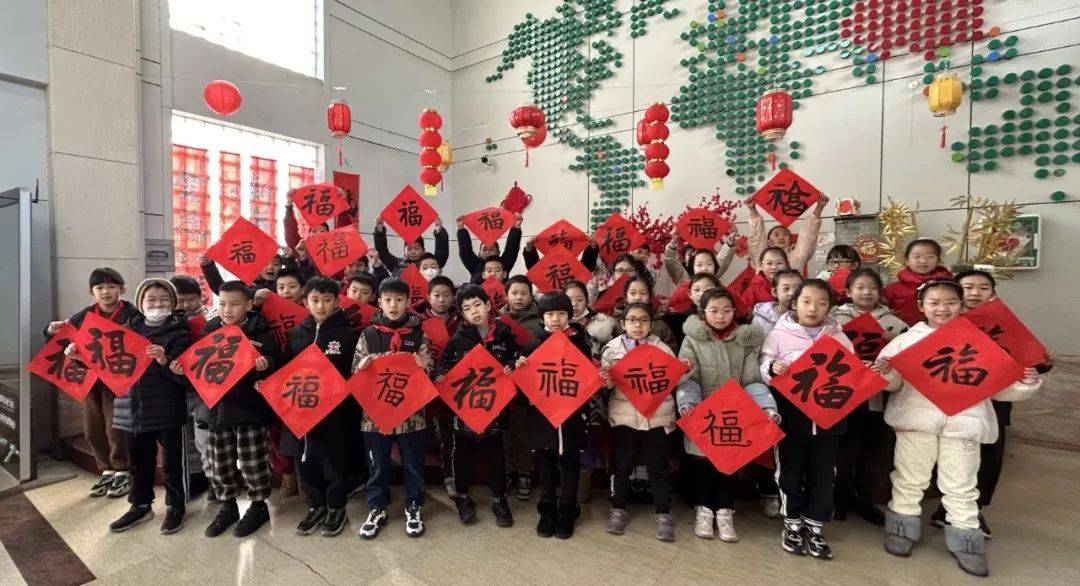 邑学61德育百花旗放梦想启航实验小学班级文化建设活动之班旗创意