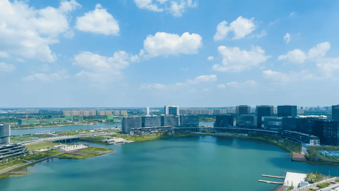 王子与公主落户龙湖金融岛