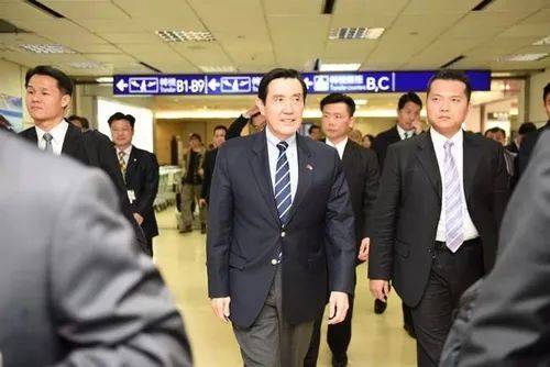 67马英九前脚到大陆美国政客后脚窜访台湾台军更要在金门发射炮弹