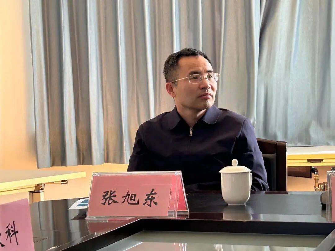 区教委副主任张旭东出席.