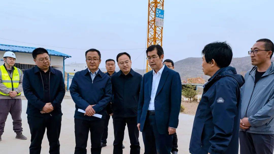 张振亚调研重点项目建设情况_文旅_全县_农田