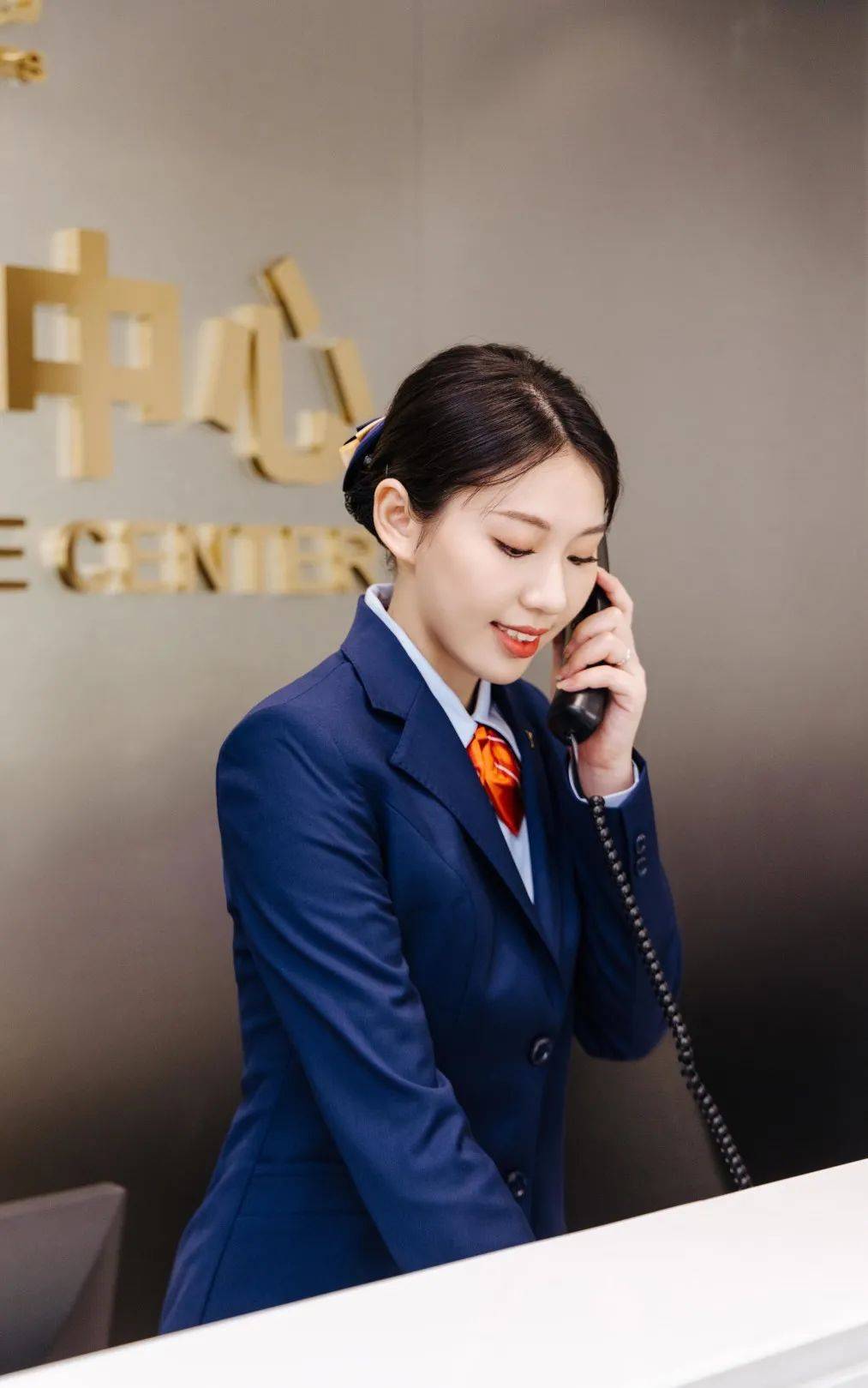 管家每日早送晚迎,日间设置专岗管家前台守候,夜间线上服务不断线