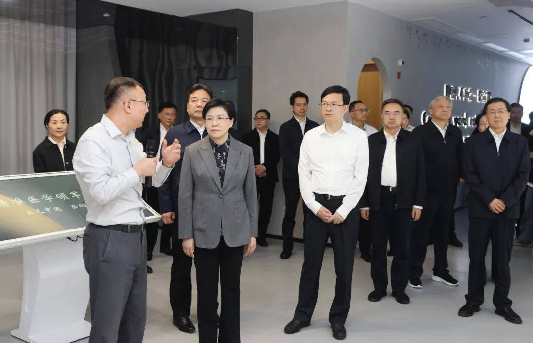 全市重大项目现场观摩推进会召开 韩立明讲话 陈之常主持 龙翔王立平