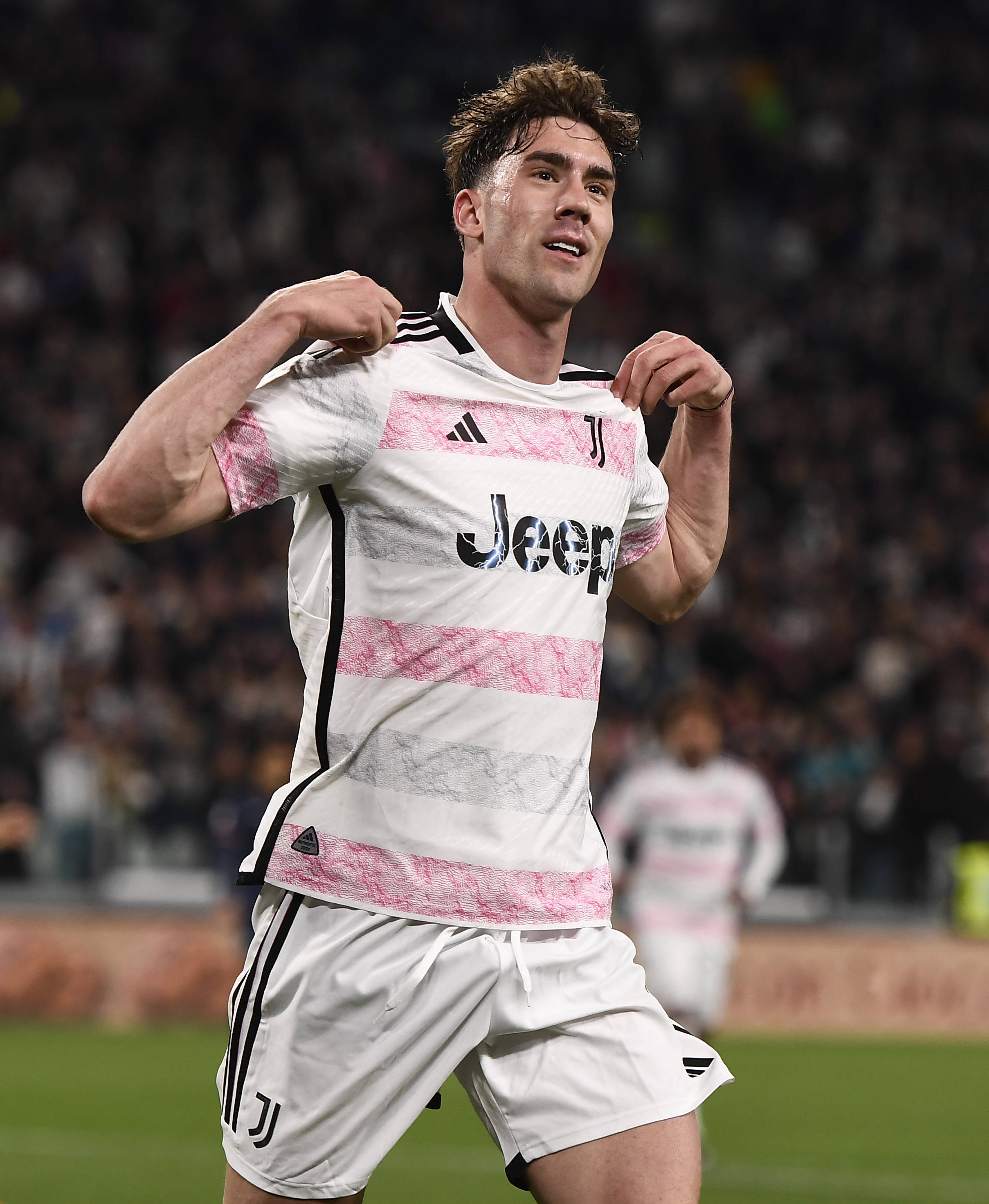 足球——意大利杯半决赛:尤文图斯胜拉齐奥