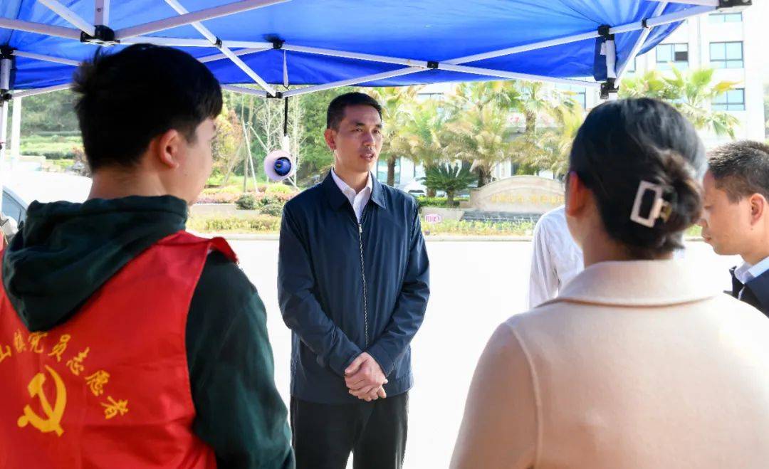 张本锋检查春耕备耕和森林防火工作