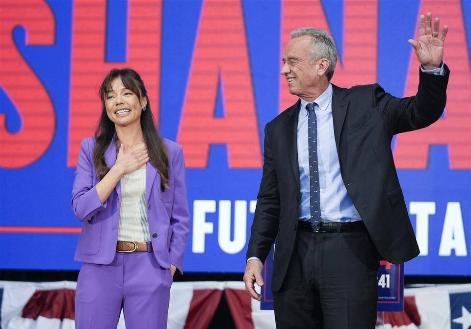 选择这位年轻的科技圈人士作为竞选搭档,小肯尼迪也有借她"吸粉"的