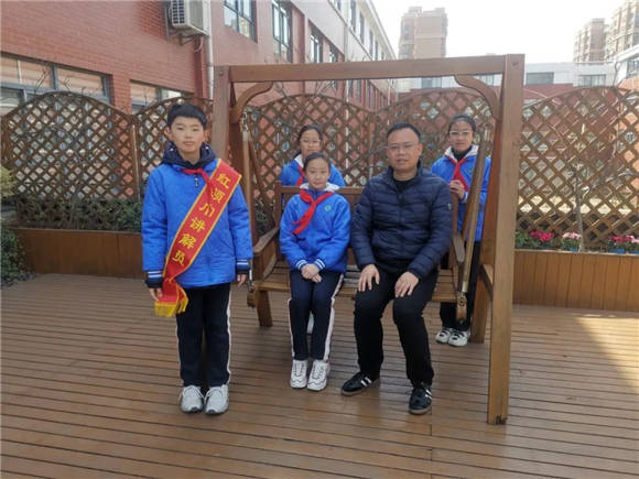 浦东观澜小学澜心有约随锋而动学校党团员学雷锋黄金树下圆梦想活动