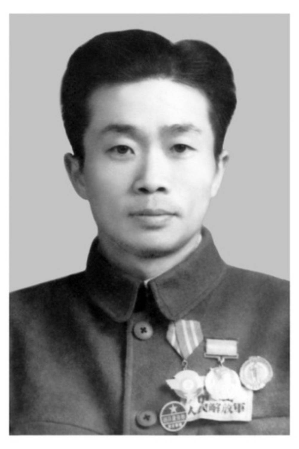 老照片的故事父亲走过的战争年代丨温故