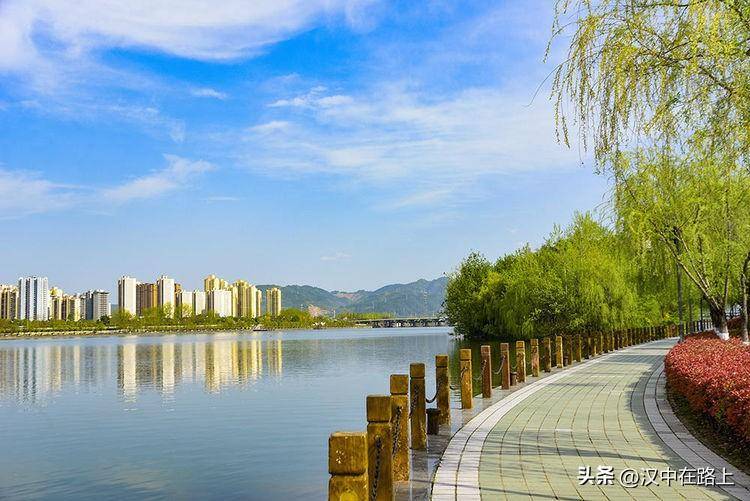 汉中一江两岸颜值拉满了!_百花齐放_汉江_樱花