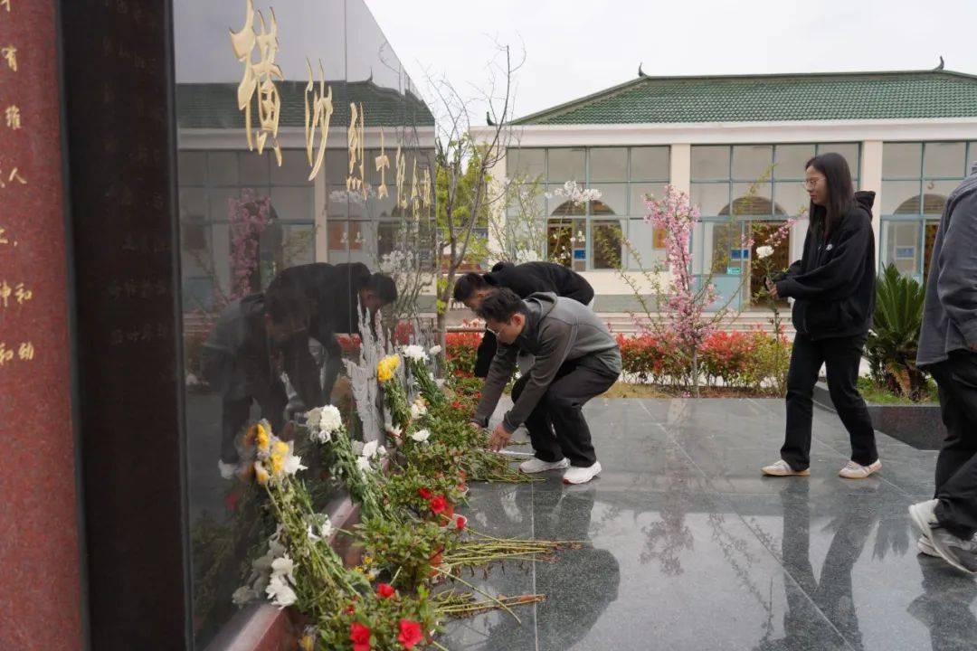 我们的节日清明缅怀英烈祭忠魂抚今追昔思奋进横沙乡新时代文明实践分