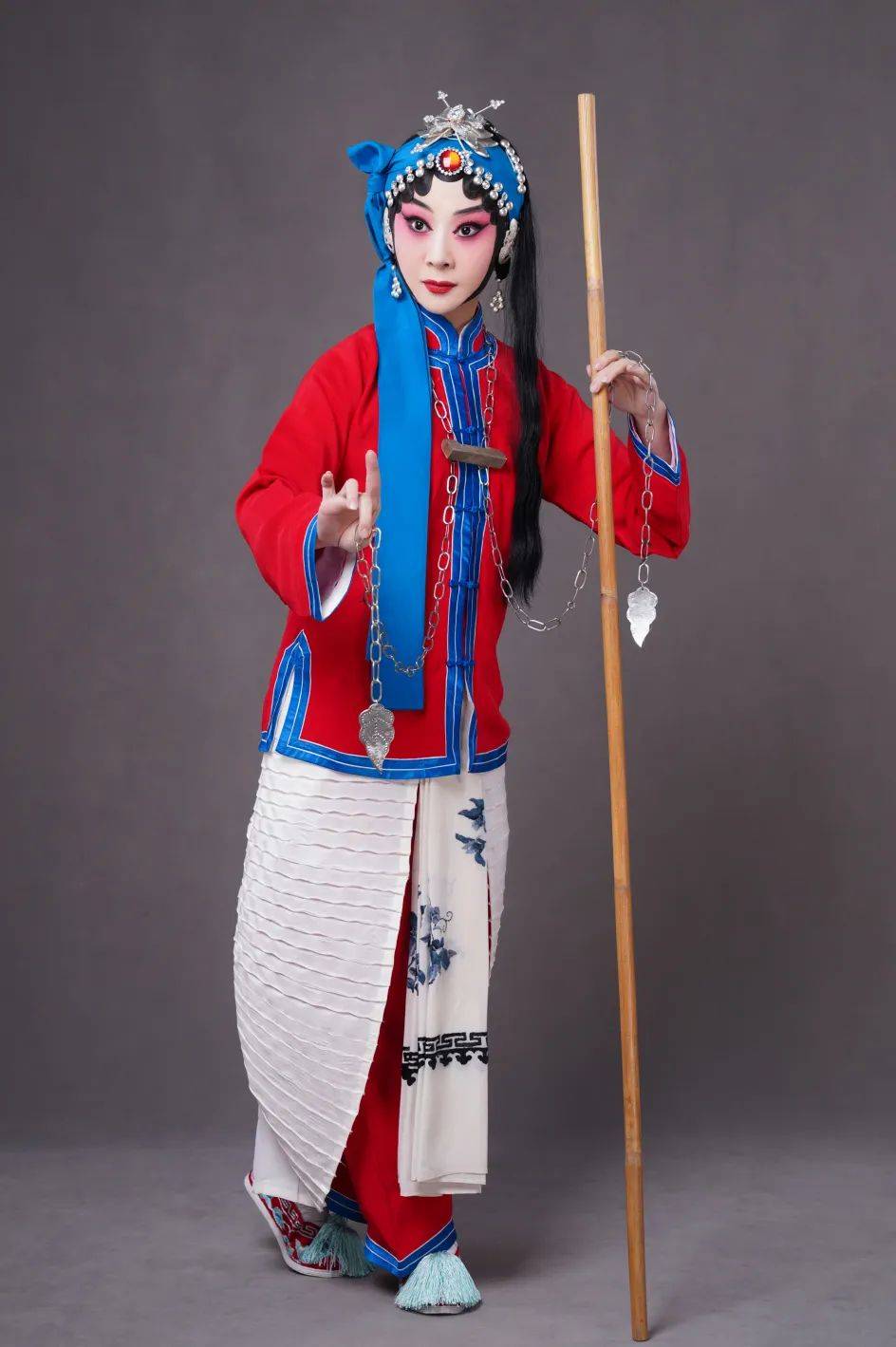 擅演:《红鬃烈马》《贵妃醉酒》《太真外传》《天女散花》等剧目.