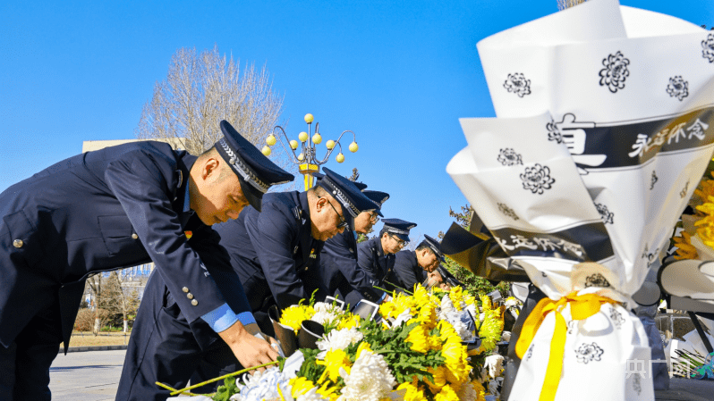 新疆清明祭英烈传承先辈志