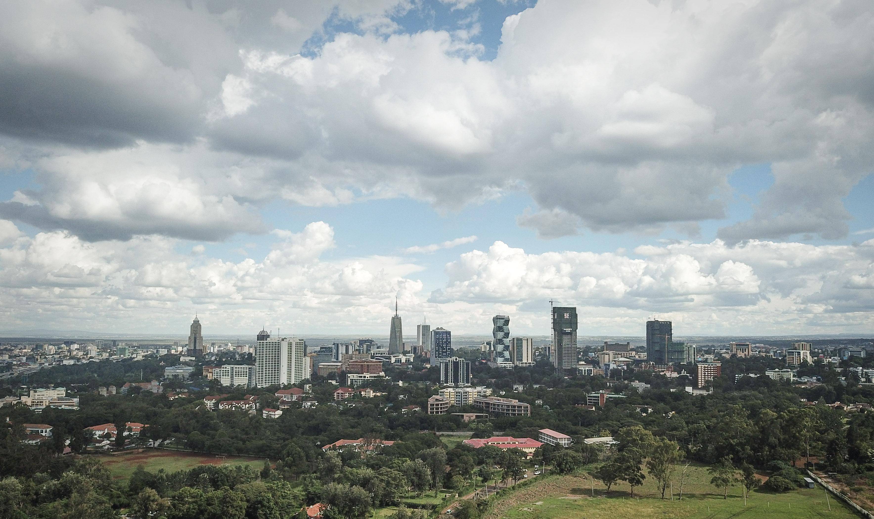 这是4月3日在肯尼亚首都内罗毕拍摄的城市风景(无人机照片).