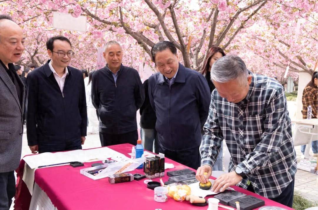 阳光讯(记者 张允铎 通讯员 尚磊)春风拂面,樱花盛开.