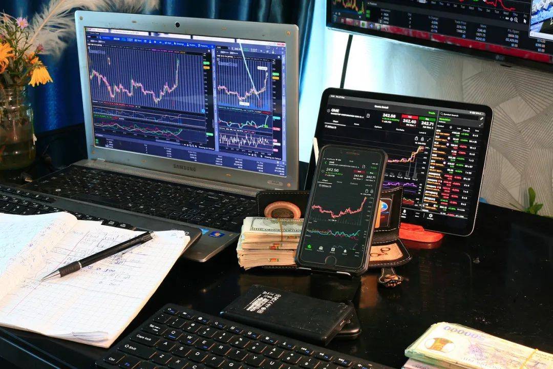 抛售小麦爆赚3000万，做多塑料亏得要当裙子……讲吗，买卖的确是难