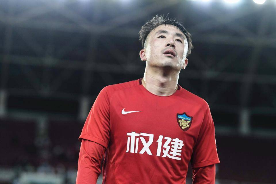 而王永珀从2020年开始就一直效力于深圳足球,可以说这两人看似毫无