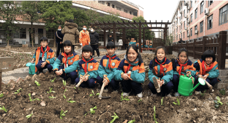 在这所历史悠久的百年老校■2023年,石屏校区撤并后,并入航头中心小学