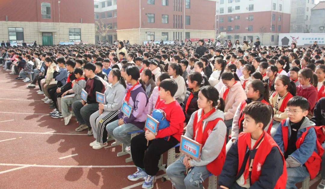 武陟县育才学校开展法治进校园活动