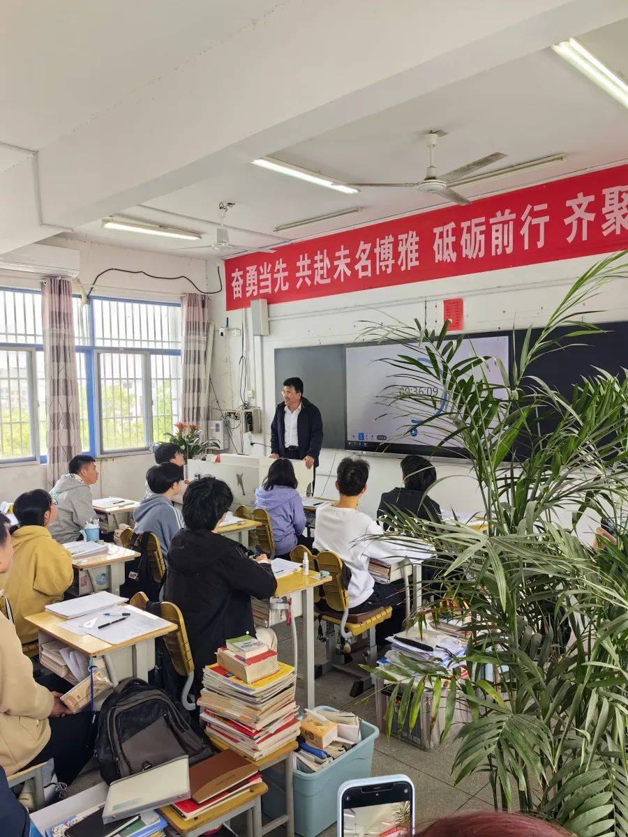 这位宿松籍院士重回母校 深情寄语学弟学妹