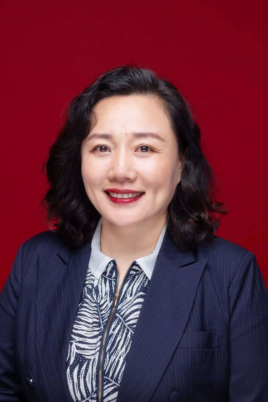 精致管理双提升讲好台六故事三月份月度最美党员最美学部主任