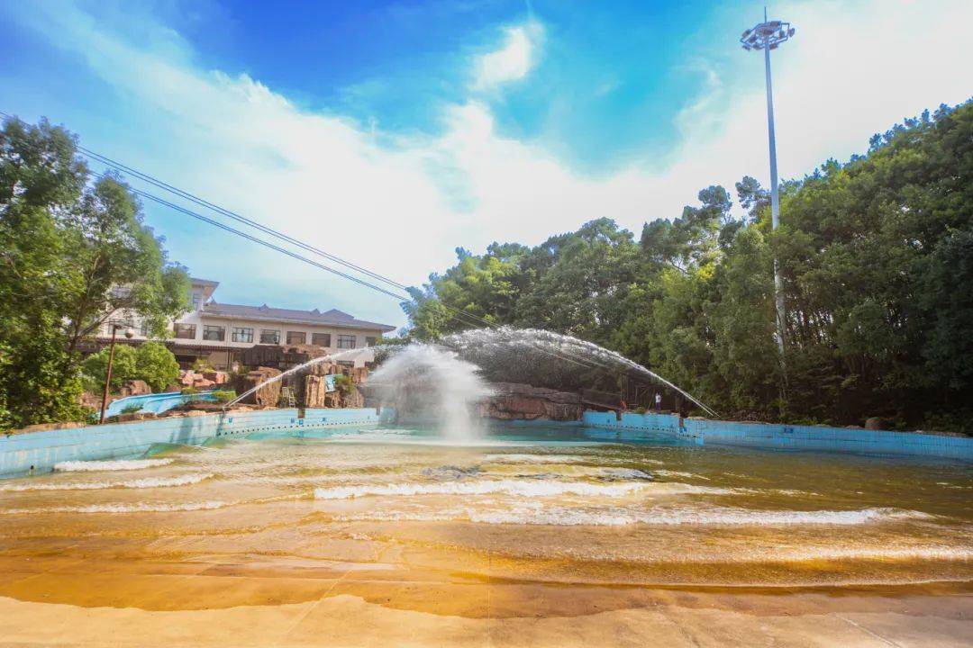 豪华房舒心住part02zilongwan hot spring进入紫龙湾,灰汤唯一一家