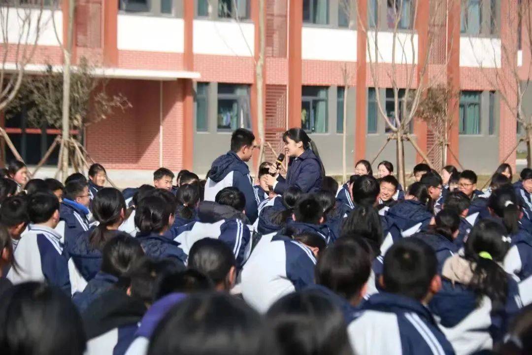 在东坝头镇杨庄村开展主题为《预防校园欺凌 守护阳光心灵》的心理