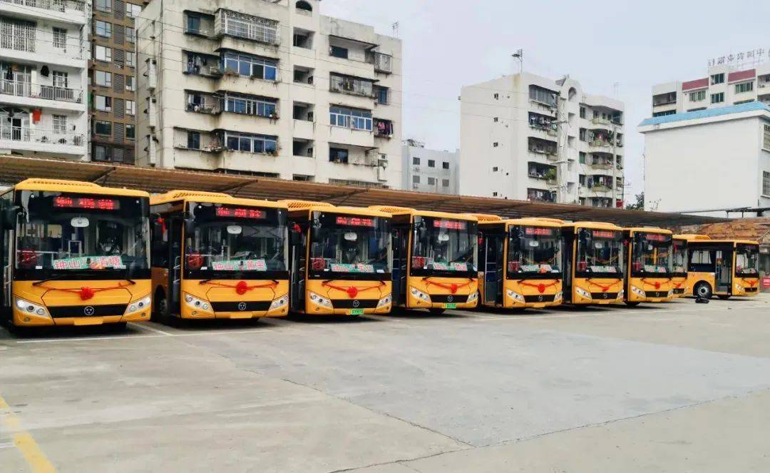 票价更便宜贺州新开通6条新能源公交线路
