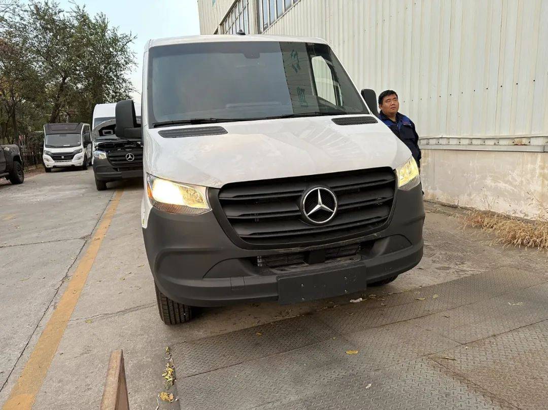 底盘的动力,驾驶辅助等方面的参数完全相同,只有在车辆高度上有所不同